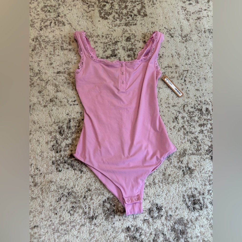 NWT Skims Lace Trim Bodysuit